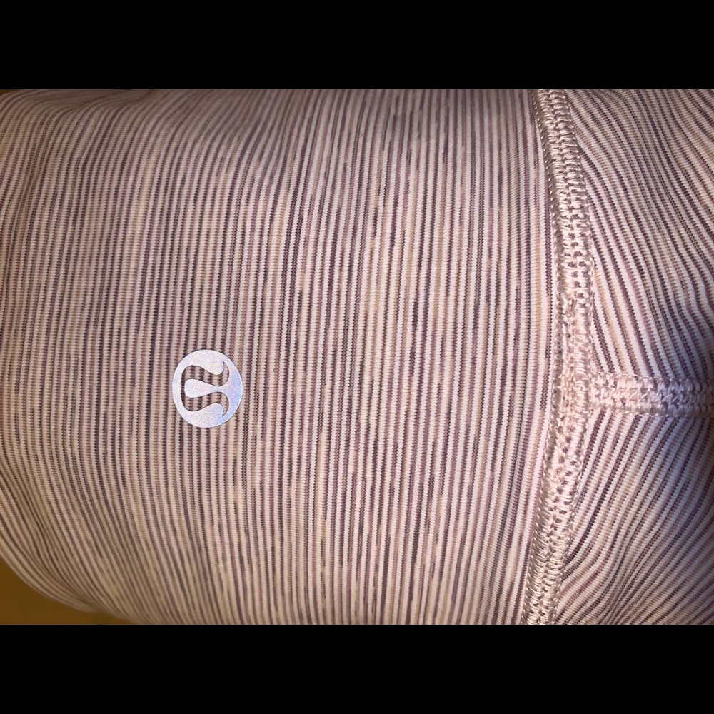 Lululemon-Leggings, form fitting but stretchy!